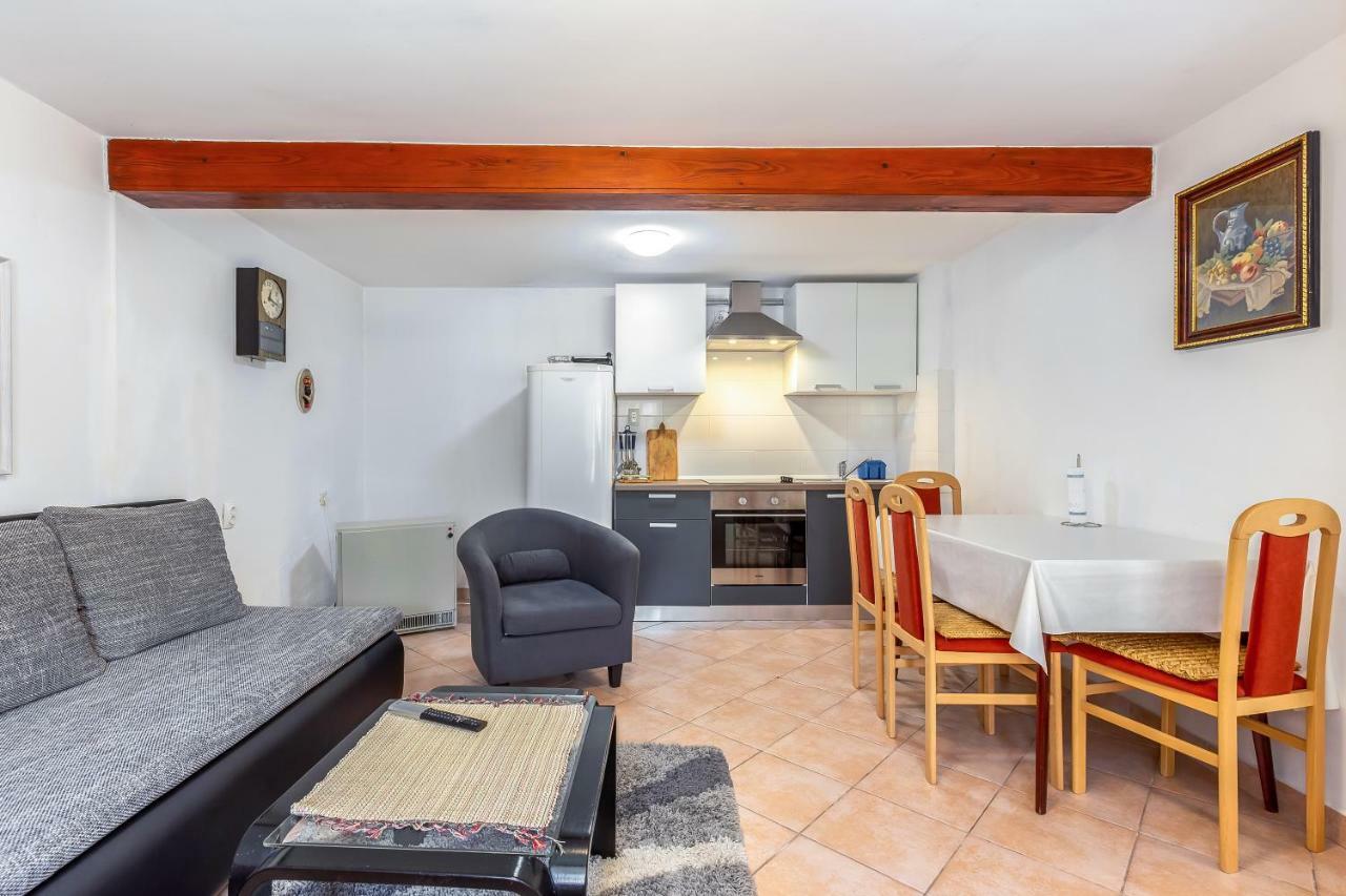 Apartment Lucija 巴卡尔 外观 照片